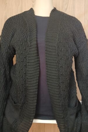 CARDIGAN DE LINHA COM BOLSO - PLUS SIZE
