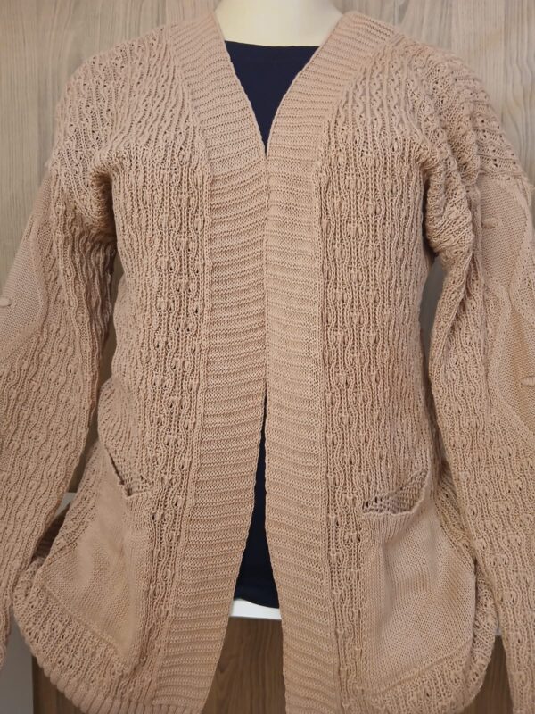 CARDIGAN DE LINHA COM BOLSO - PLUS SIZE