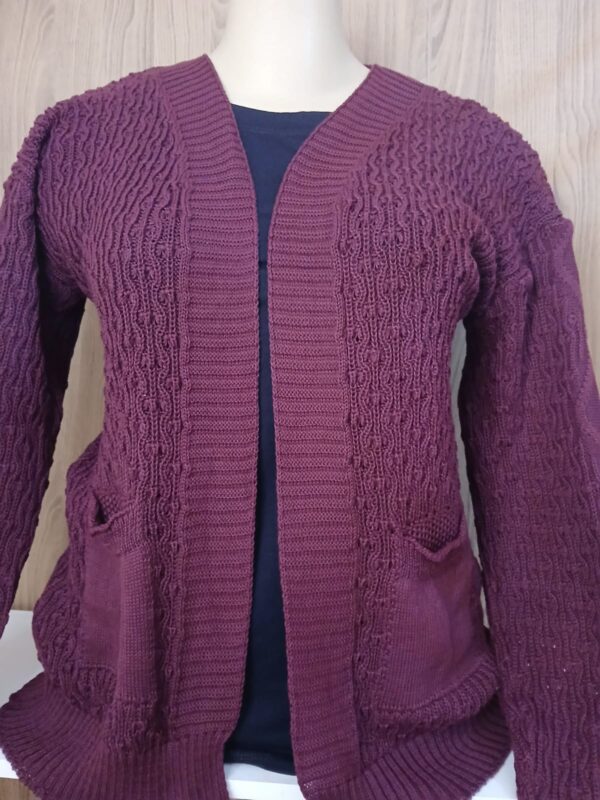 CARDIGAN  DE LINHA COM BOLSO - PLUS SIZE