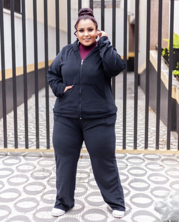 CONJUNTO DE PLUSH COM CAPUZ - PLUS SIZE