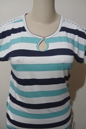 BLUSA GOTA COM RENDA NO OMBRO