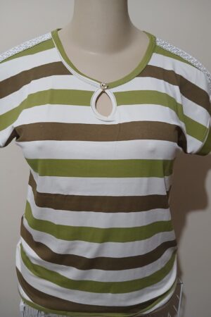 BLUSA GOTA COM RENDA  NO OMBRO