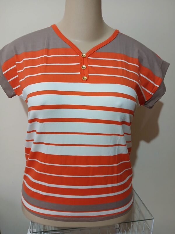 BLUSA LISTRADA 3 BOTÕES - Imagem 3