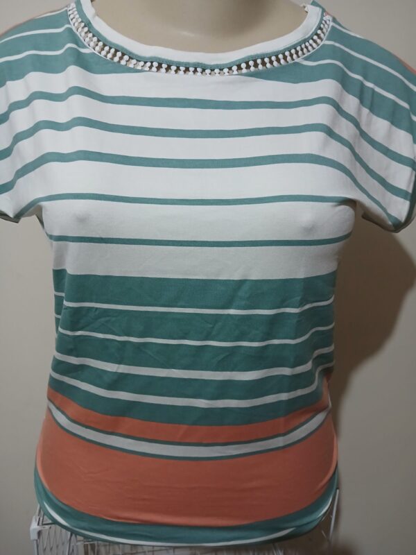 BLUSA DECOTE CANOA ELASTICO NA LATERAL - Imagem 3