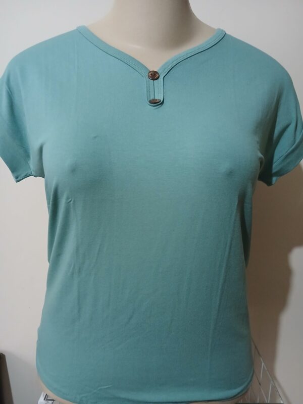 BLUSA LISA COM 2 BOTÕES - Imagem 3