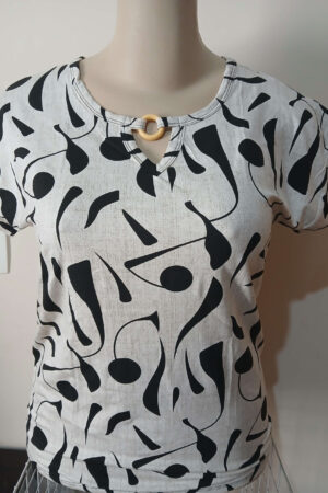 BLUSA ESTAMPADA DE ARGOLA
