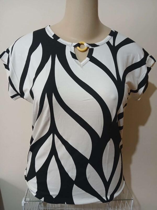 BLUSA DE ARGOLA ESTAMPADA - Imagem 2