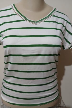 BLUSA LISTRADA DECOTE COM RENDA