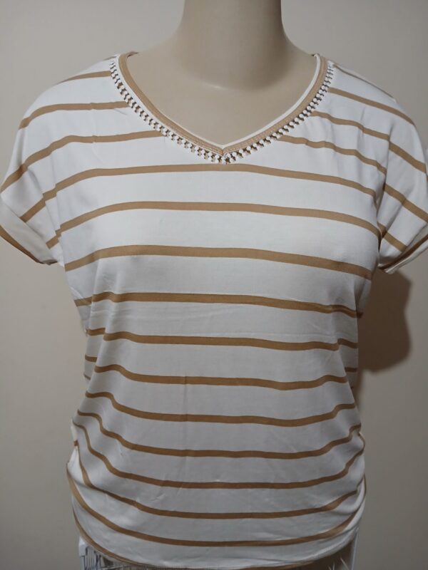 BLUSA LISTRADA DECOTE COM RENDA - Imagem 2
