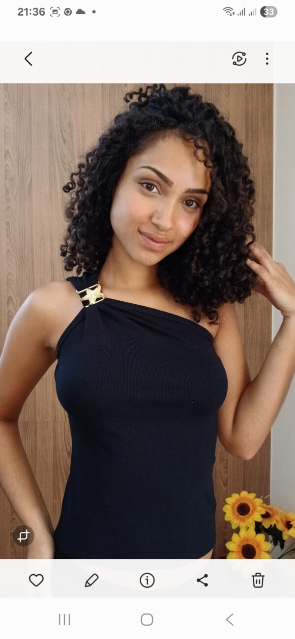 BLUSA DE UM OMBRO COM FIVELA - Imagem 4