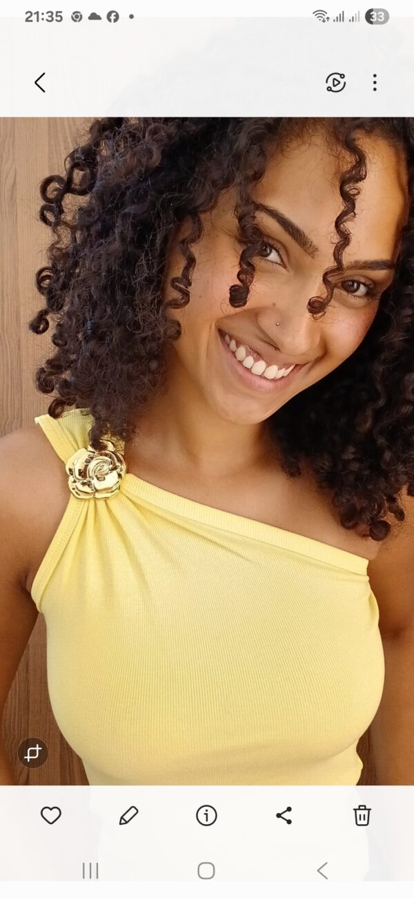BLUSA DE UM OMBRO COM FIVELA - Imagem 2